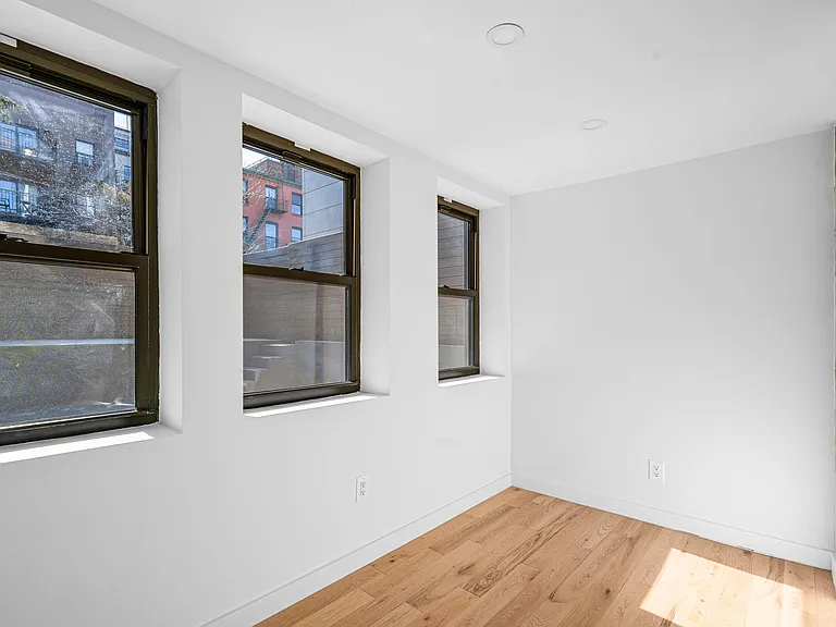 132 Carroll St #1 — Photo 12