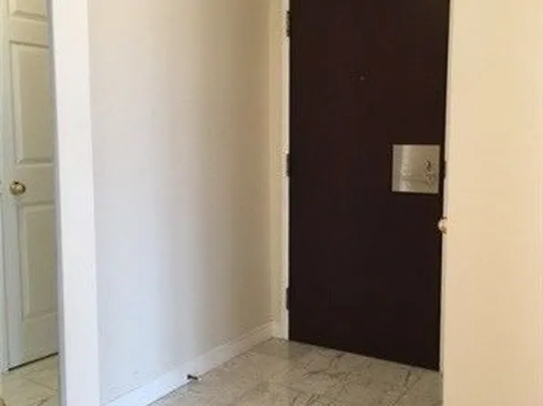 736 Bay St, Toronto, ON