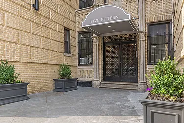 Rented by Dixon Advisory USA Inc.