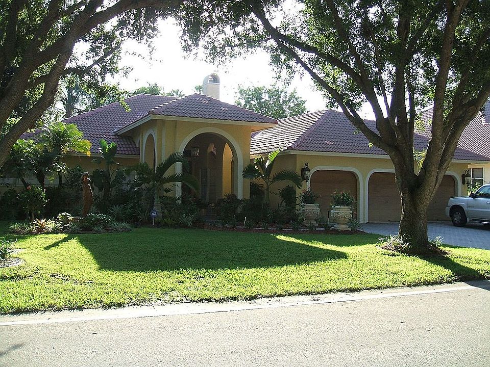 1st image of 4383 NW 67th Ave