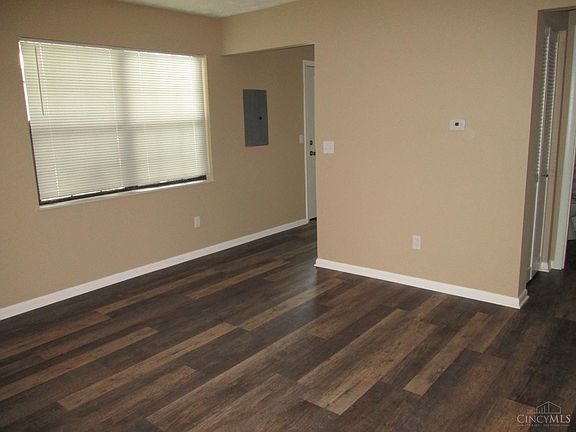 5th image of 1922 Chaucer Dr #1922