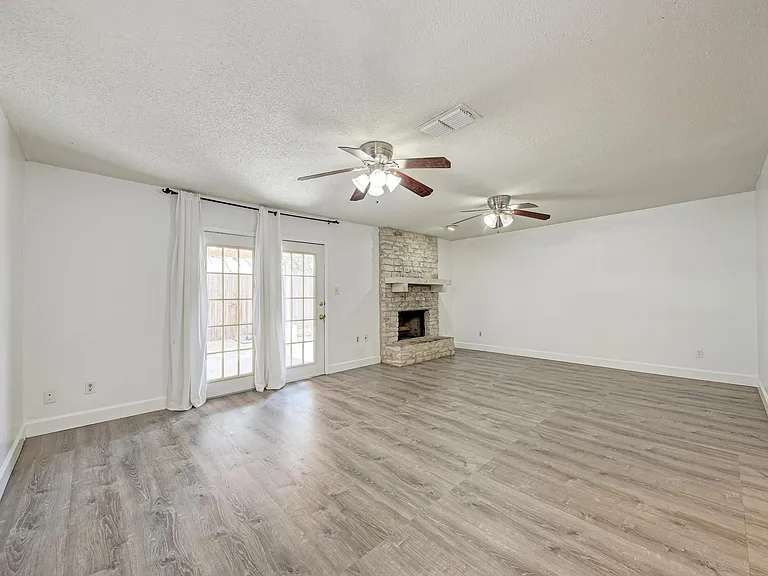 7917 Parliament Pl — Photo 8