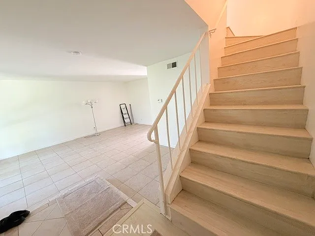 775 Hampshire Ln — Photo 16