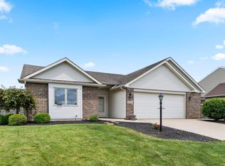 8912 Strathmore Ln, Fort Wayne, IN 46818