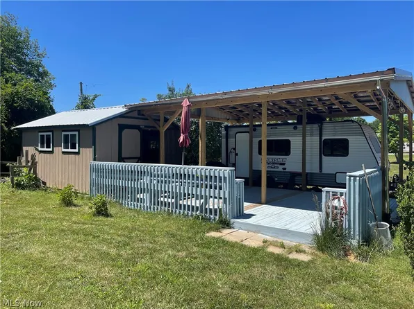 356 El Camino Trl, Senecaville, OH 43780