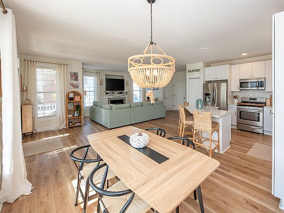 5th image of 260 Asbury Ave APT 1
