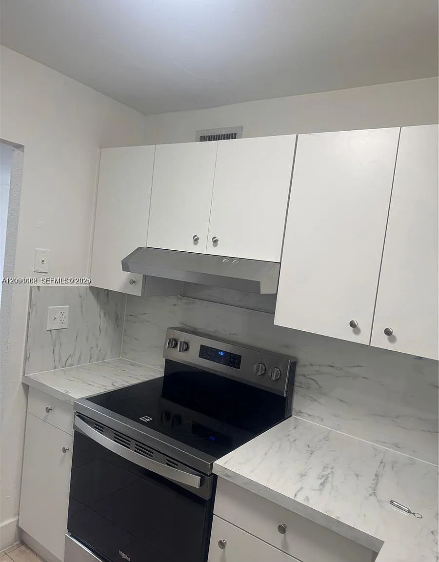 Cambridge Condo — Photo 3