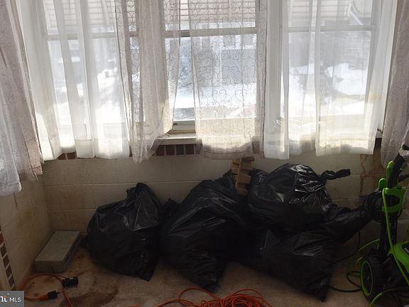 5th image of 145 Greenwood Rd