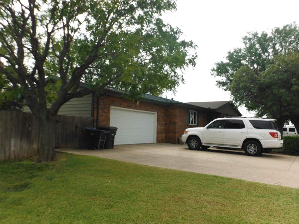 2nd image of 1404 12th Ave