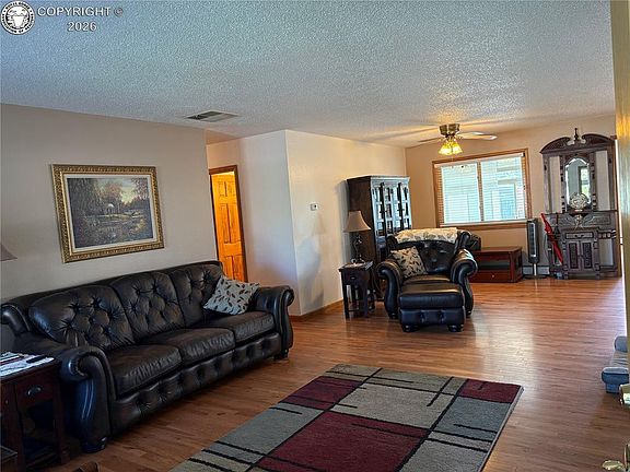 4th image of 244 Glenmoor Rd