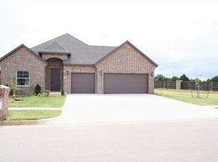 1300 Atalon Dr, Moore, OK 73160