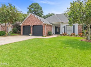 22 Oakthorn Ct, Youngsville, LA 70592