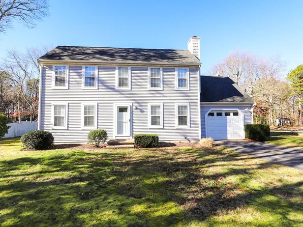 11 Drew Lane, Mashpee, MA 02649