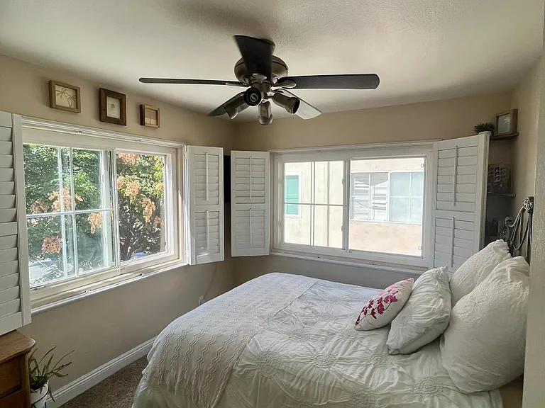 4948 Voltaire St #1 — Photo 18