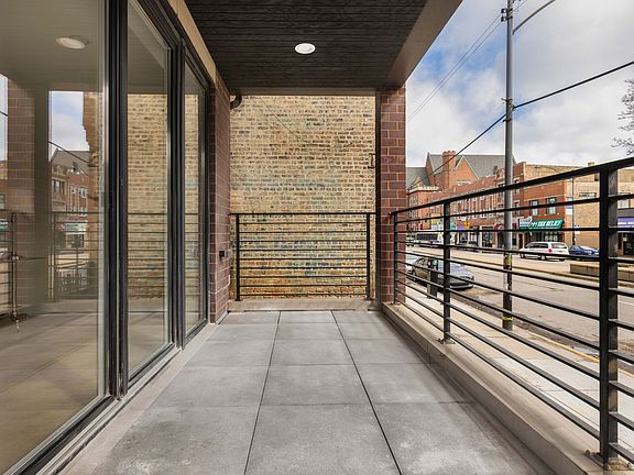3rd image of 3928 N Ashland Ave #T4i042