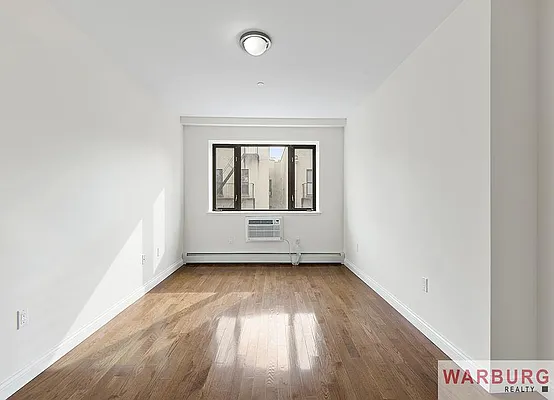 Rented by Warburg | media 4