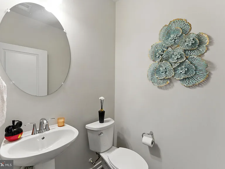 406 Honeyberry Ln — Photo 27