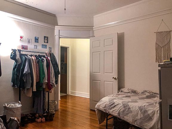 3rd image of 5059 N Damen Ave APT 1W