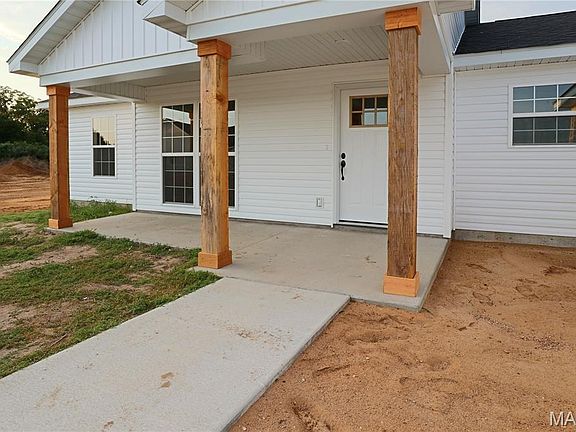 5th image of 10 Perry Dr
