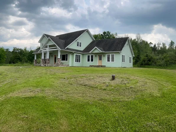 582 Spring Hill Rd, Moscow, PA 18444