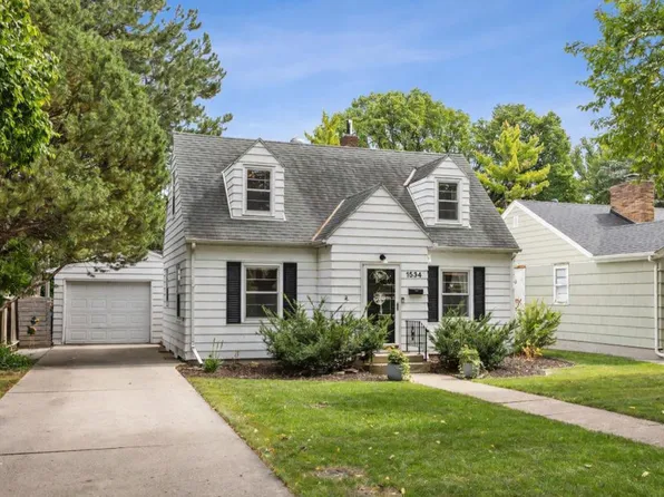 1534 10th St S, Fargo, ND 58103