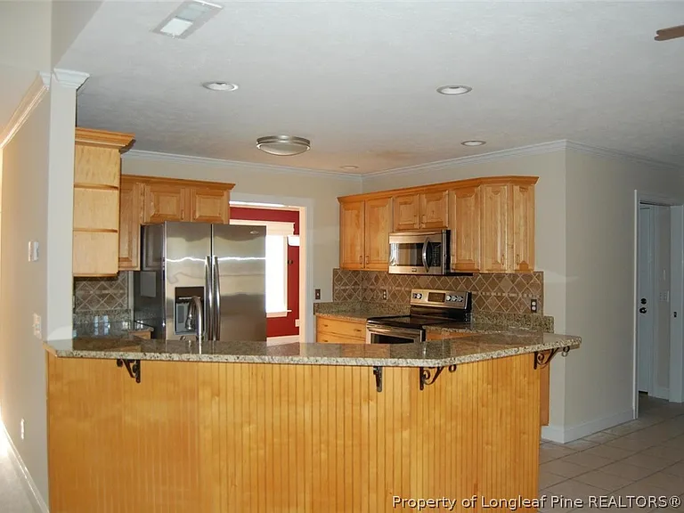 Greenbriar Dr — Photo 4
