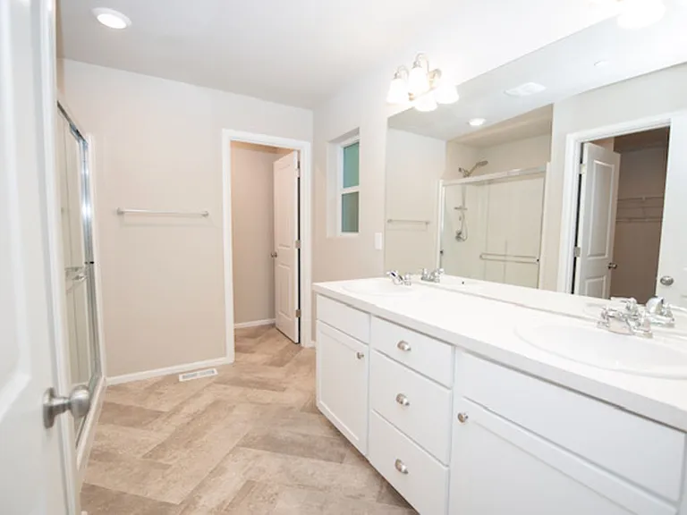 1118 Swan Loop — Photo 16