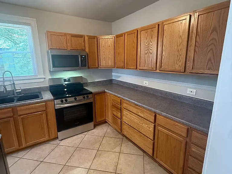 1840 Powell Rd — Photo 26
