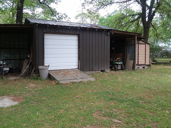4th image of 25369 Canary Ln