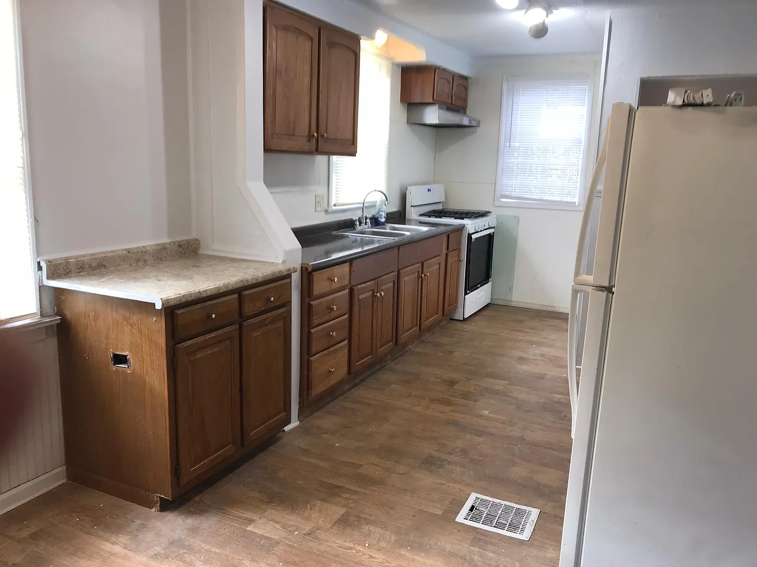 2 bed, 968 sqft, $1,350 — Photo 4