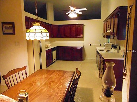 5th image of 28 Palm Dr