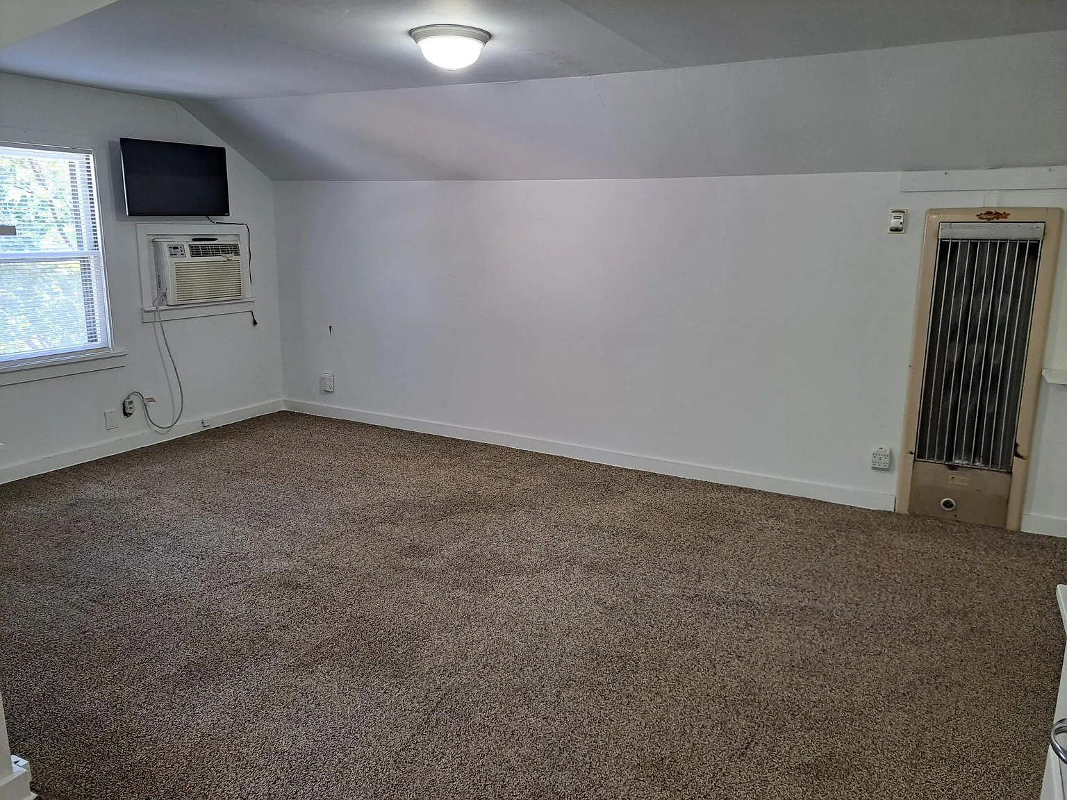 Studio, 375 sqft, $525 — Photo 4