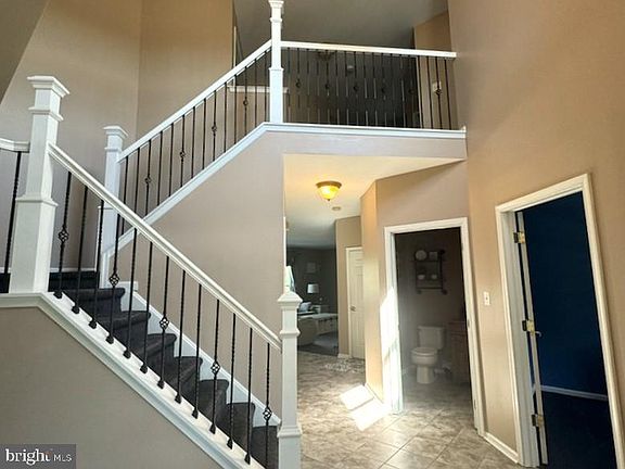 5th image of 628 Stockton Dr