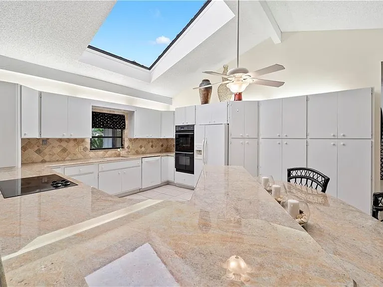 1330 Shorewinds Ln — Photo 30