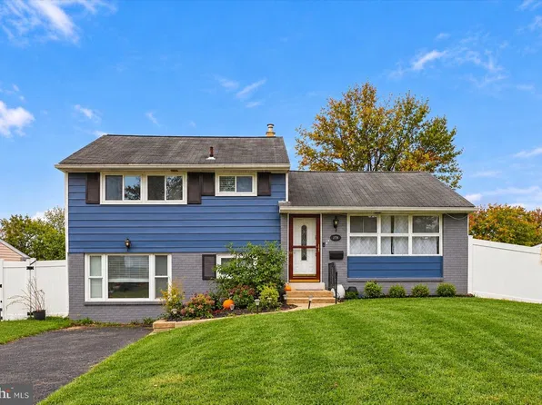 2738 Rossiter Ave, Abington, PA 19001