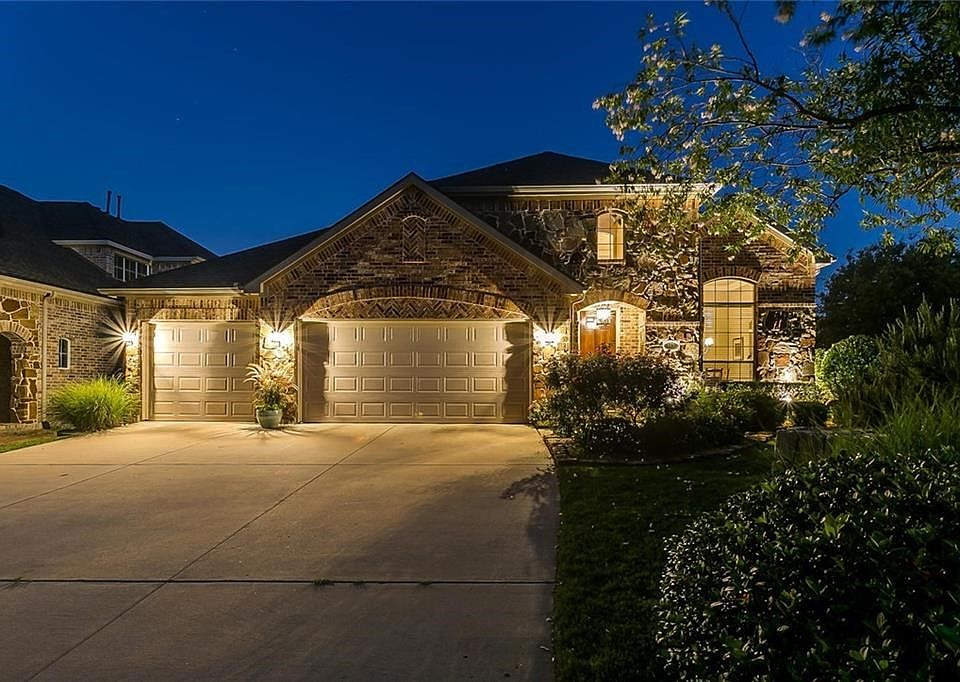 1st image of 1210 Golf Club Dr
