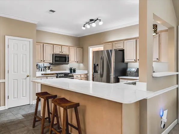 1851 Autumndale Dr, Cordova, TN 38016
