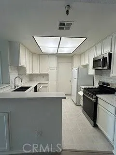 2 bed, 1339 sqft, $3,300 — Photo 2