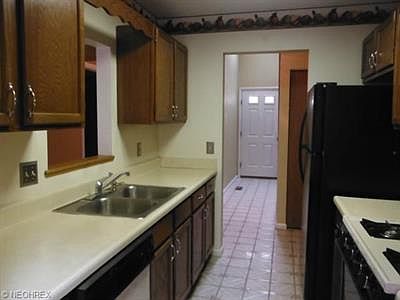 4th image of 7665 Creekwood Dr #B3