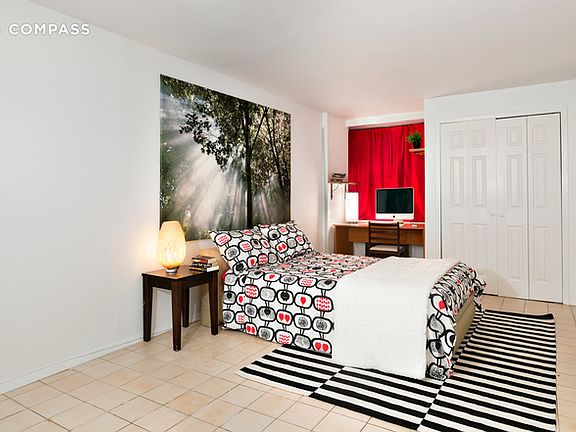 3rd image of 170 E 92nd St APT 1A
