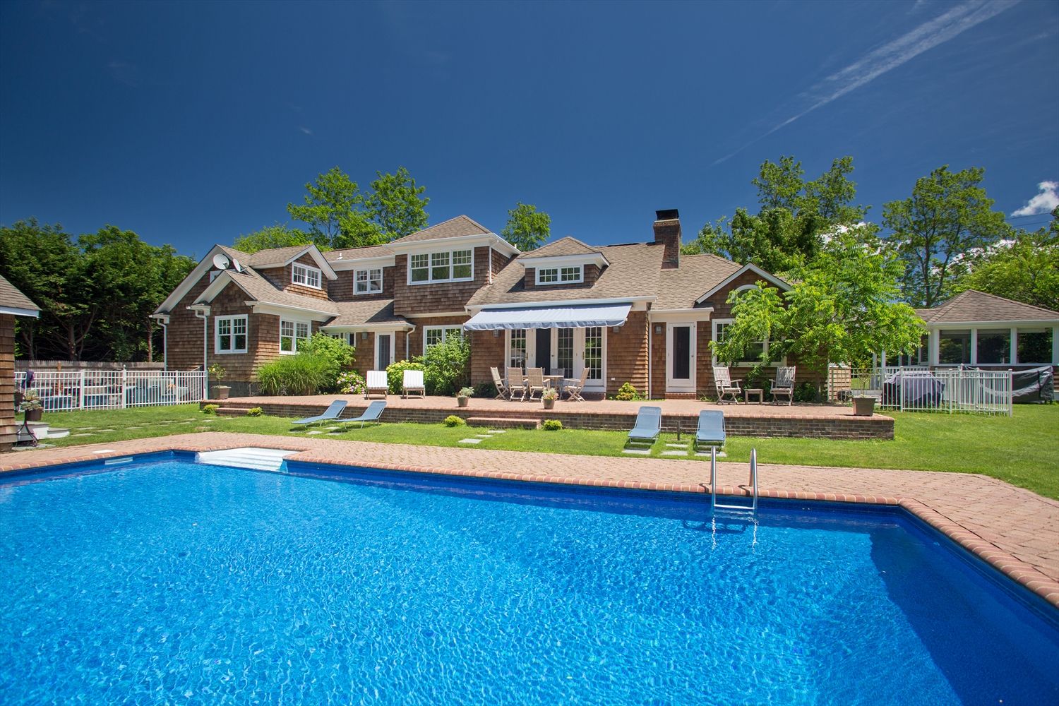 139 Ln, Southampton, NY 11968 Out East