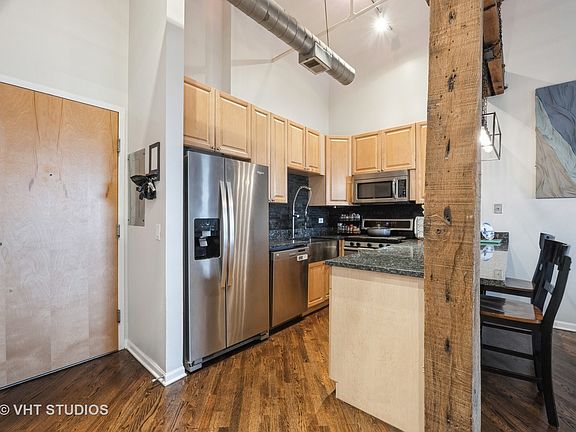 2nd image of 1735 W Diversey Pkwy APT 515