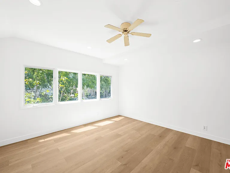 244 S Almont Dr — Photo 39