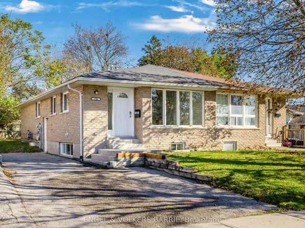 22A Bernick Dr, Barrie, ON L4M 5J5