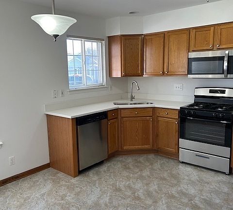 5th image of 264 Kathryn Ln