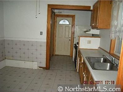4th image of 1810 Sheridan Ave N