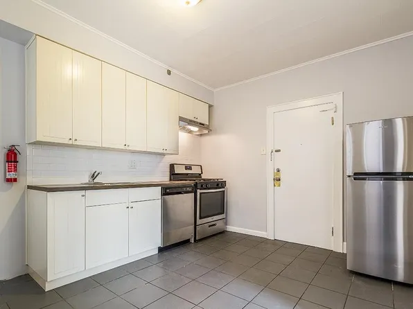 81 East 24th Street image 26 of 40