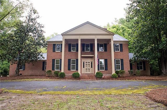 1st image of 703 Hillside Dr