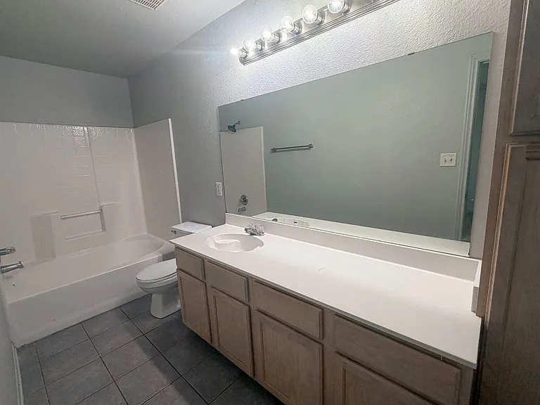 4705 John David Dr — Photo 9