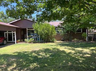 2006 N Brazos Pl, Hobbs, NM 88240